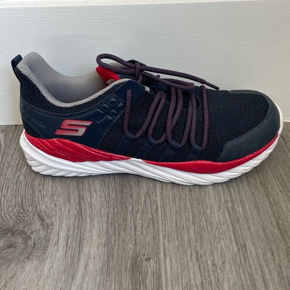 Skechers for Boys • Size 4.5 - Picture 7 of 13